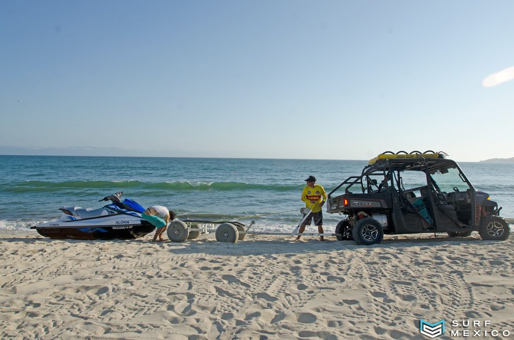 Fernando-stalla-learms-to-kite-at-surf-mexico-1