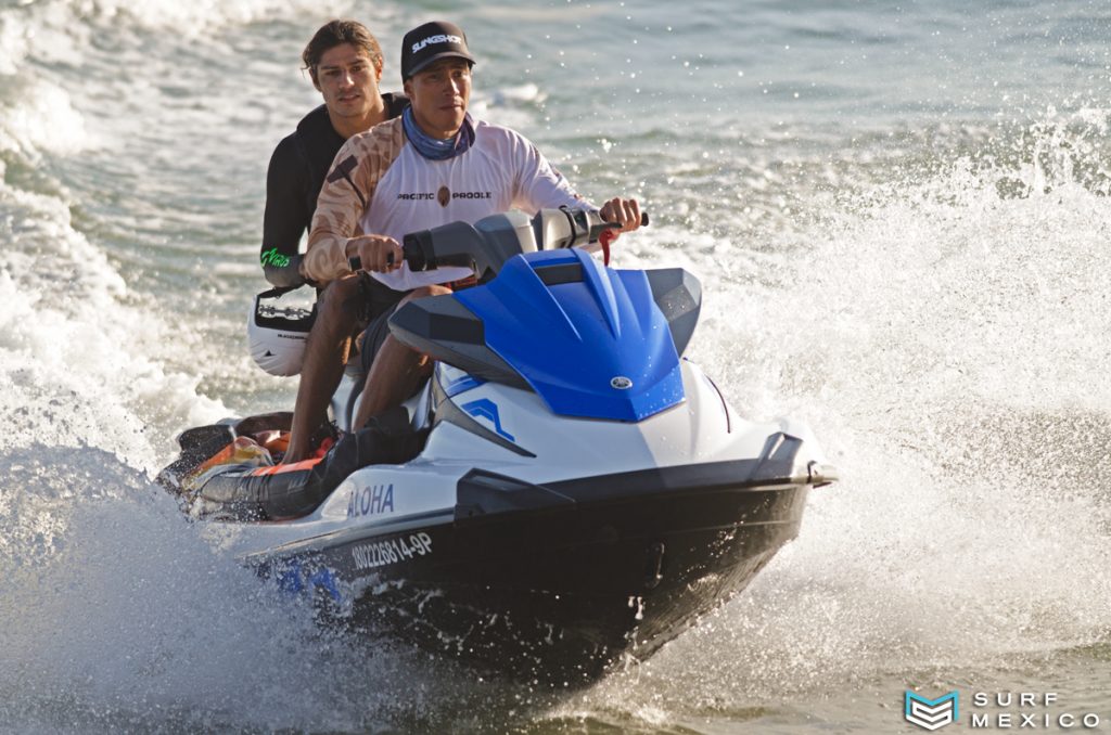 Fernando-stalla-learms-to-kite-at-surf-mexico-3