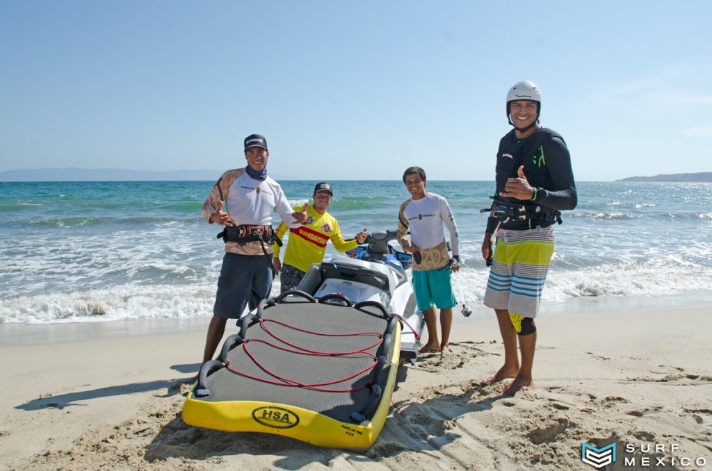 Fernando-stalla-learms-to-kite-at-surf-mexico-5