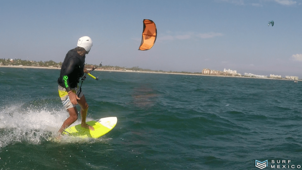 Fernando-stalla-learms-to-kite-at-surf-mexico-6