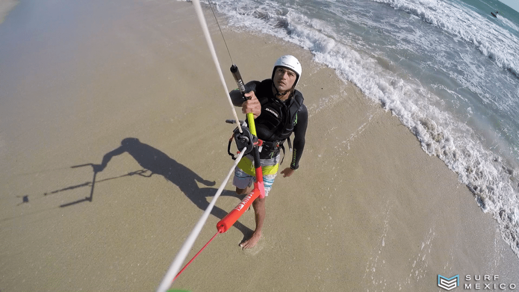 Fernando-stalla-learms-to-kite-at-surf-mexico-8