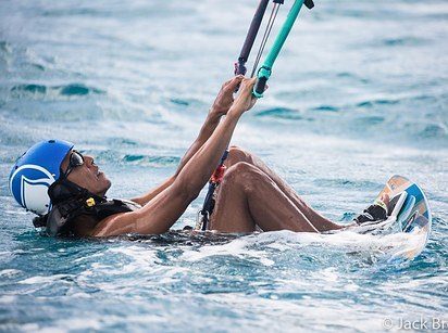 Barack Obama learns kitesurf