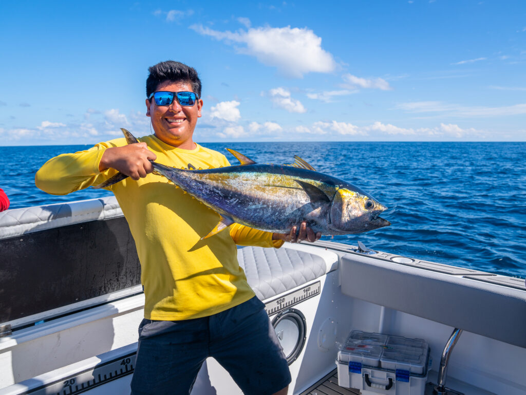 fishing adventure, fishing life, fishing boat, fishing in Banderas Bay, fishing in nuevo vallarta, fishing cruz de huacanaxtle, fishing charter, fishing with the family